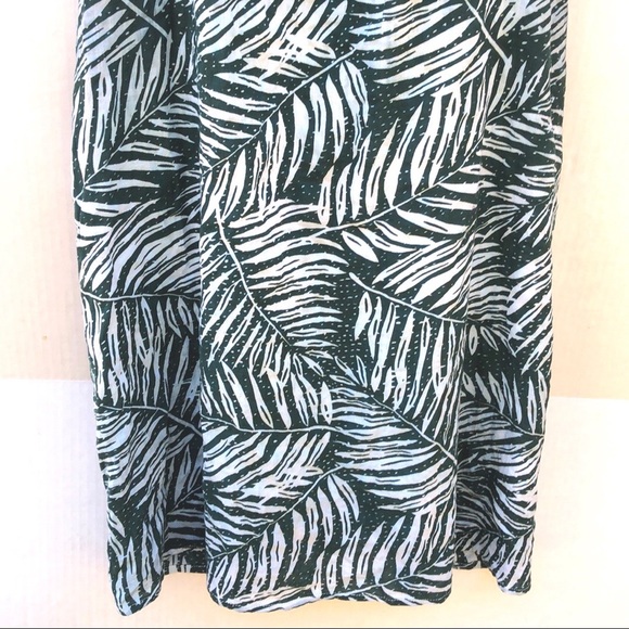 Lucca Couture Womens small Green Leaf print Racerback V-neck sleeveless dress - Picture 9 of 11